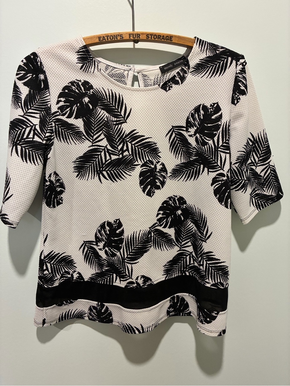 MANDY EVANS Black & White Tropical Leaf Short Sleeve Top Size Medium